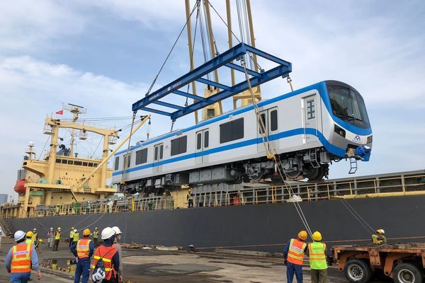 Nhập khẩu 17 đoàn tàu metro Bến Thành - Suối Tiên trong năm 2022