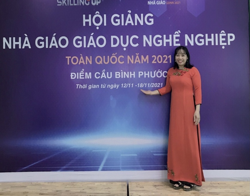 Hạnh phúc của cô giáo 17 năm dạy kỹ thuật là truyền lửa nghề