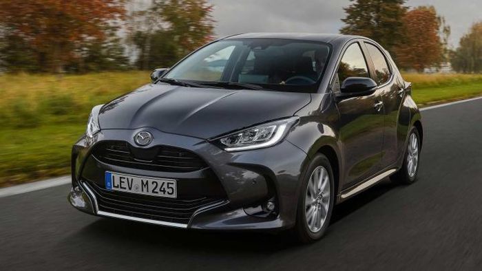 Mazda2 2022 ra mắt tại châu Âu: Bản sao của Toyota Yaris