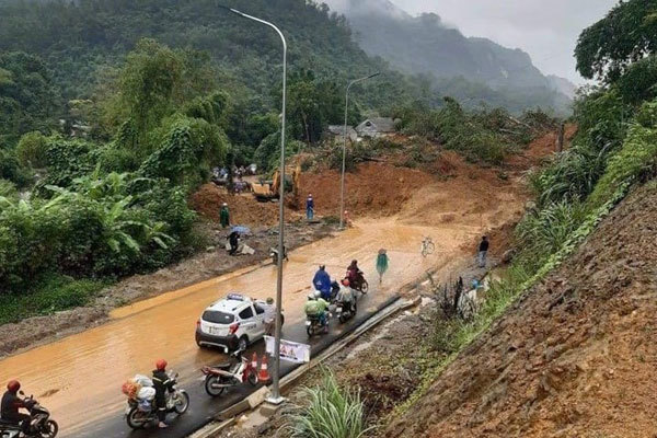 Natural disasters kill 91, cost Vietnam USD191 million