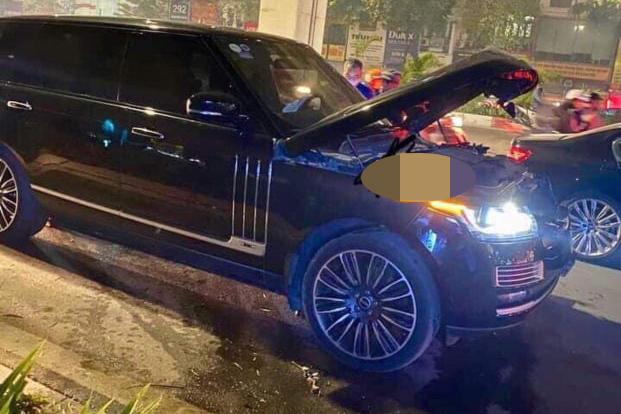 Chuyển điều tra vụ ô tô Range Rover va chạm với xe tải ở Hà Nội