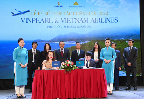 Vietnam Airlines bắt tay Vinpearl phát triển sản phẩm hàng không - du lịch an toàn