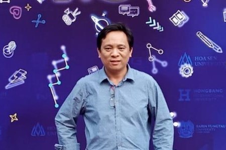 Cử nhân sư phạm làm bảo vệ, 5 năm chờ cơ hội đứng trên bục giảng