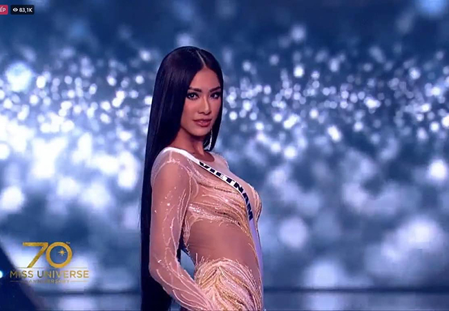 Kim Duyên hô vang Việt Nam, khoe hình thể nóng bỏng ở bán kết Miss Universe