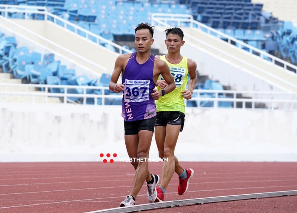 Nguyễn Thành Ngưng phá kỷ lục quốc gia đi bộ 20km