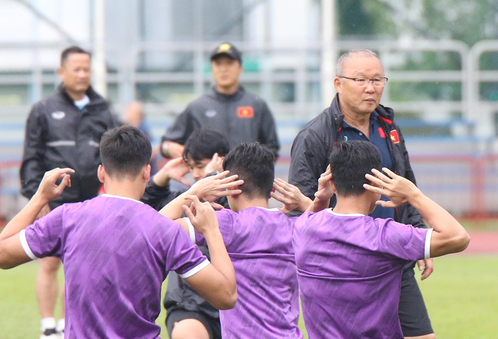 HLV Park Hang Seo nhận 'tin dữ' trước trận gặp Indonesia