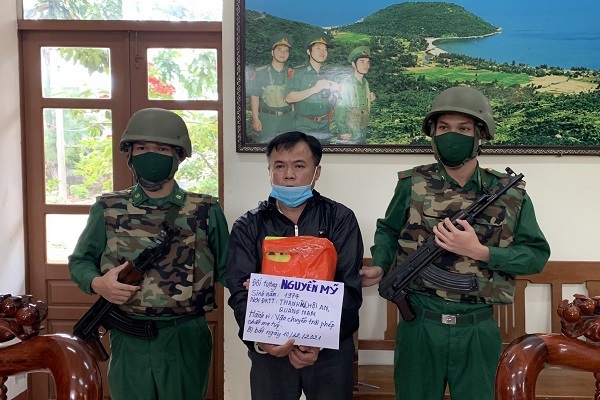 Bắt tại trận người đàn ông trước cửa hầm Hải Vân, chở 3kg ma túy