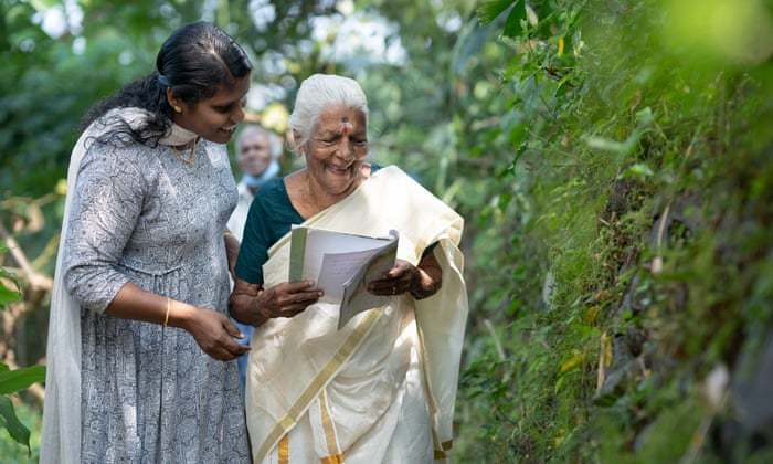 Giấc mơ đọc sách của cụ bà 104 tuổi