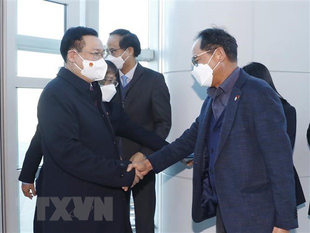 Top Vietnamese legislator arrives in Seoul, beginning official visit to RoK