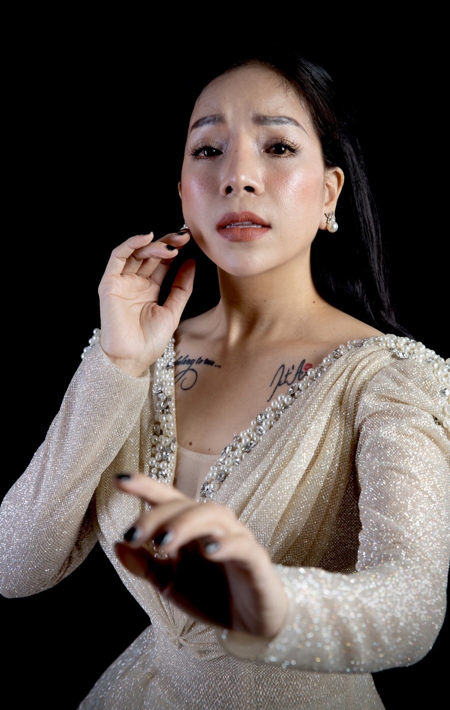 Minh Chuyên hát tiễn biệt nhạc sĩ Phú Quang