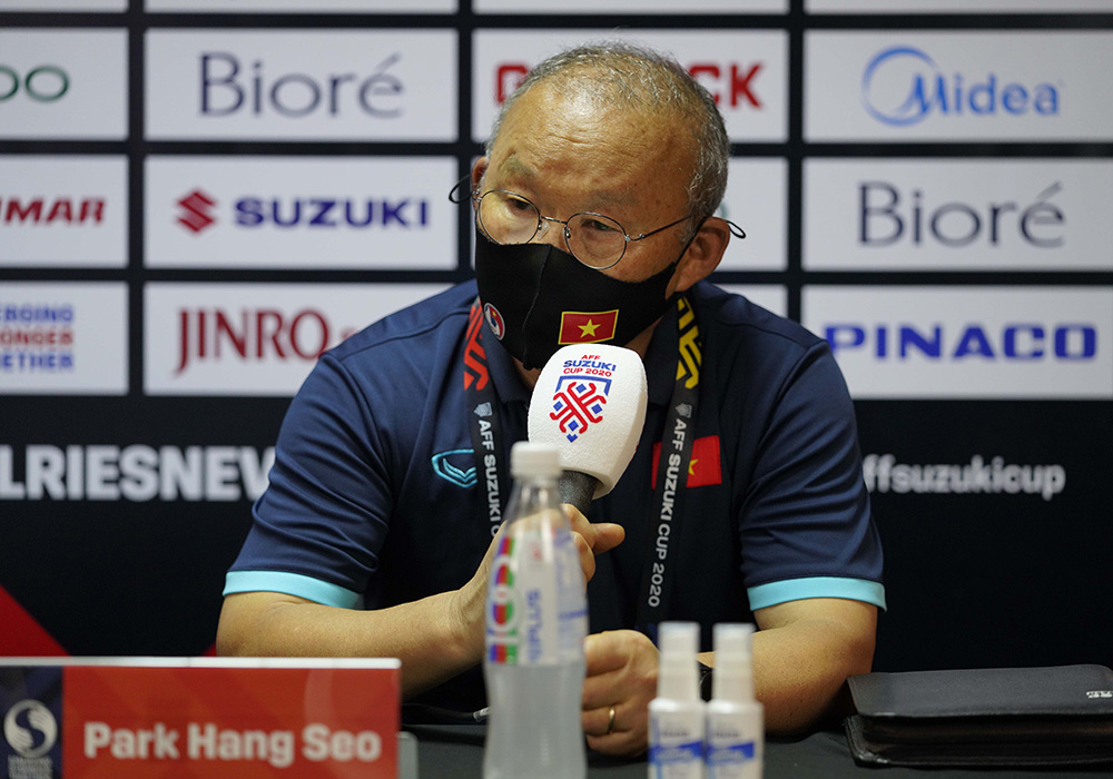 HLV Park Hang Seo đảm bảo Việt Nam sẽ lấy vé bán kết AFF Cup