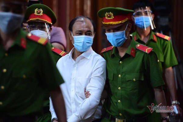 Những vụ án 'cùng một kịch bản' và câu hỏi số tiền thất thoát đi đâu?