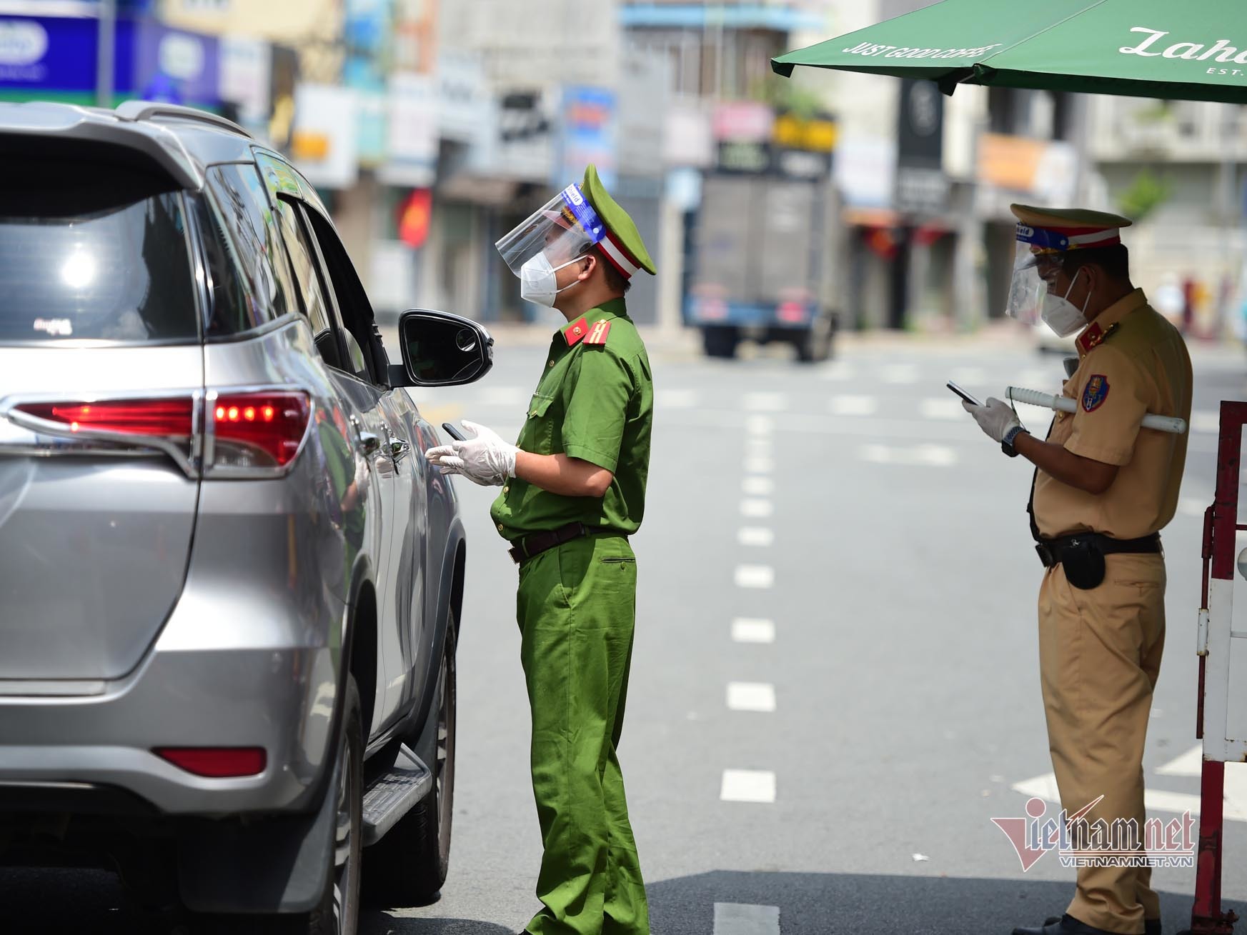 Thủ tướng: Không để ùn tắc kéo dài ở Hà Nội, TP.HCM dịp Tết