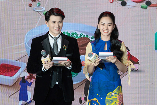 MC Vũ Mạnh Cường bị khách sàm sỡ, hiểu lầm và đánh đến ngất xỉu