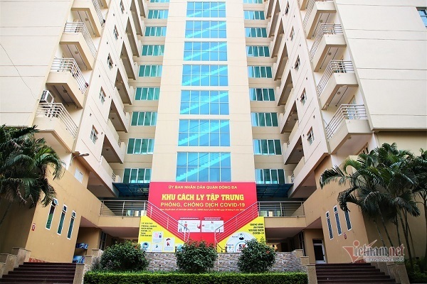 Hình ảnh bên trong khu điều trị F0 nhẹ  600 giường ở quận 'vùng cam' Hà Nội