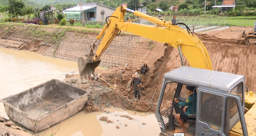 Cận cảnh khôi phục công trình thủy nông lớn nhất tỉnh Phú Yên hư hại do mưa lũ
