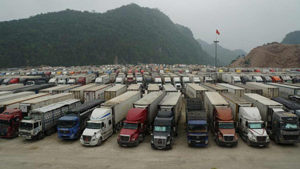 5,500 container trucks carrying farm produce stuck at northern border gates