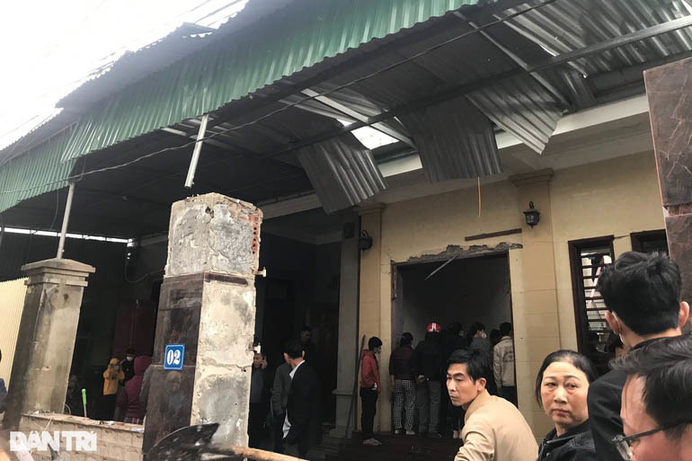 Vụ nổ như bom ở Nghệ An: Nạn nhân bỏng 80%, vợ con may mắn thoát nạn