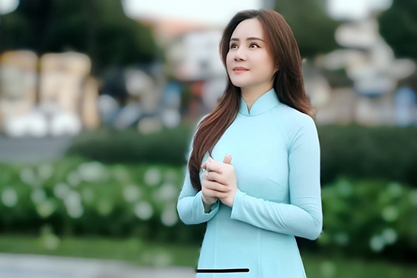 Vy Oanh quay MV Giáng sinh chỉ trong 8 tiếng đồng hồ