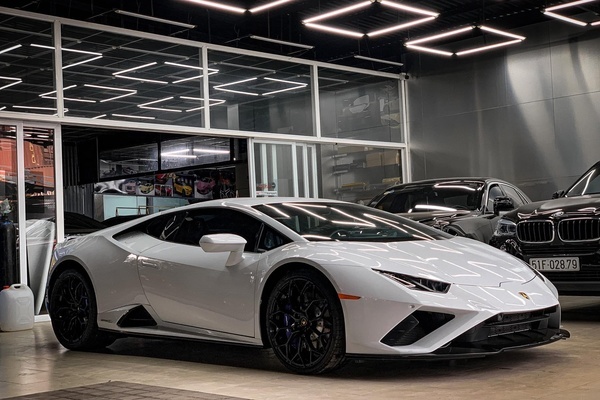 Lamborghini Huracan EVO RWD đầu tiên tại Việt Nam