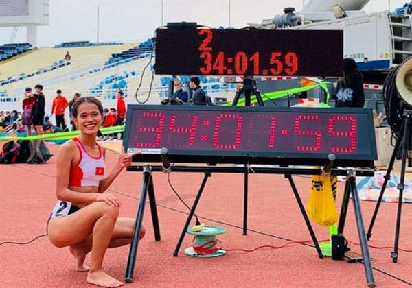 Le collapses after breaking women's 10,000m national record
