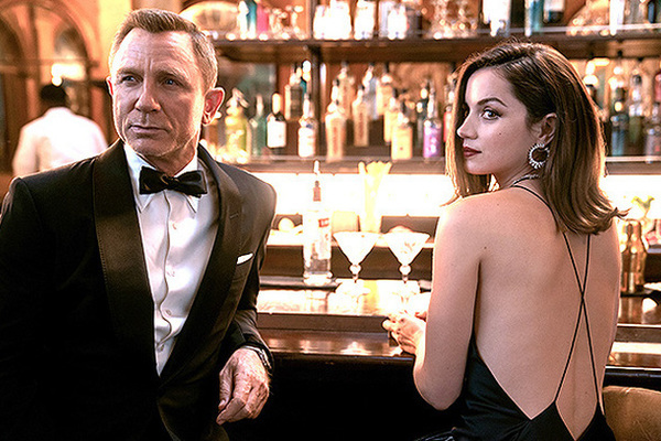 15 năm Daniel Craig xây tượng đài James Bond nhiều mất mát