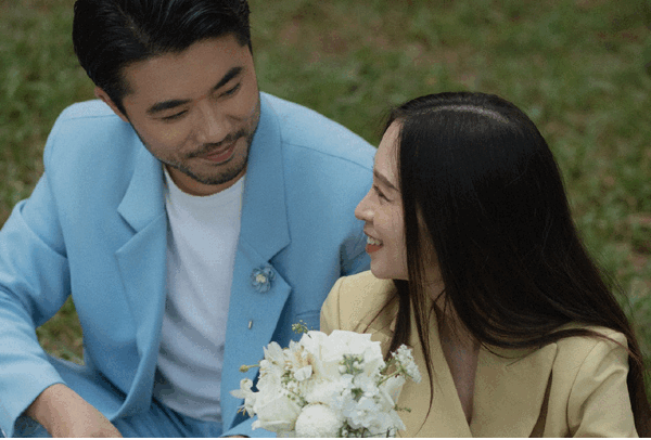 Ảnh cưới ngọt ngào của con gái danh hài Xuân Hinh