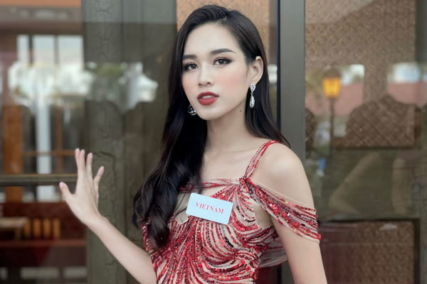 Đỗ Thị Hà tiếp xúc nhiều F0, khóc khi hoãn chung kết Miss World