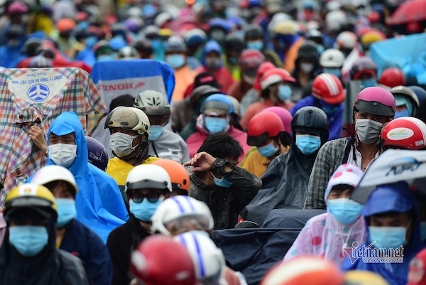 Hàng trăm doanh nghiệp loay hoay tuyển dụng lao động