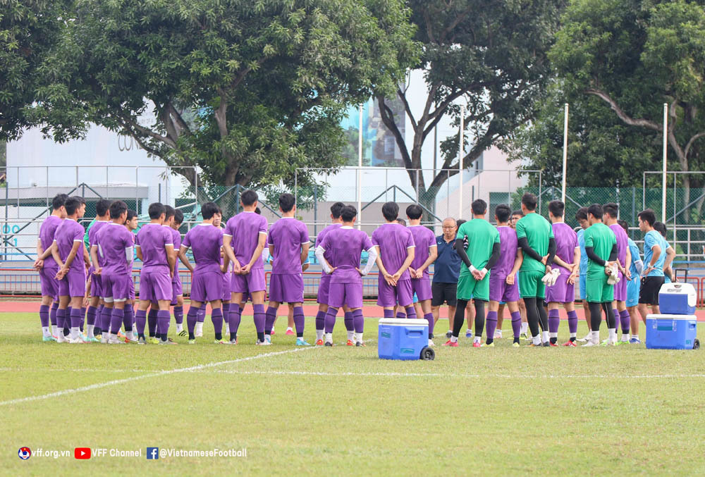 Thầy Park soi giò đối thủ ở bán kết AFF Cup 2020