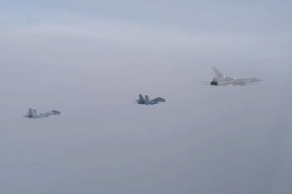 Oanh tạc cơ Nga tuần tra không phận Belarus