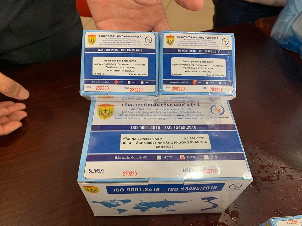 Bám giá Bộ Y tế công bố, các tỉnh chi tiền tỷ mua kit test Việt Á