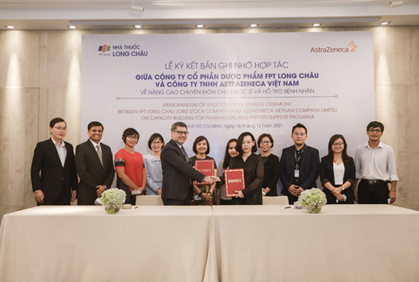 FPT Long Châu và AstraZeneca hợp tác chăm sóc sức khoẻ cộng đồng