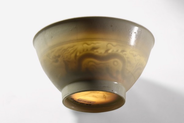 Gốm sứ ngự dụng phủ vàng trong Hoàng cung Thăng Long