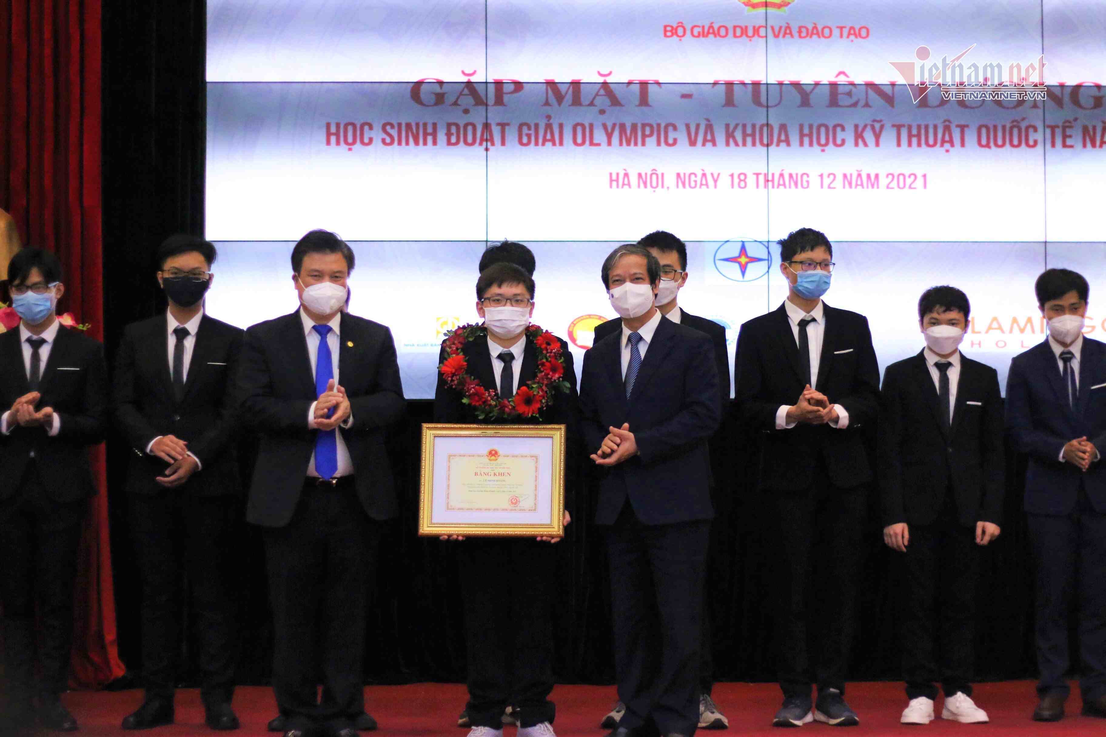 Vietnam in top 10 countries with high achievements at 2021 Olympiads