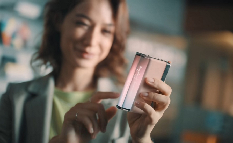 Samsung sắp ra mắt smartphone thiết kế màn hình cực lạ?
