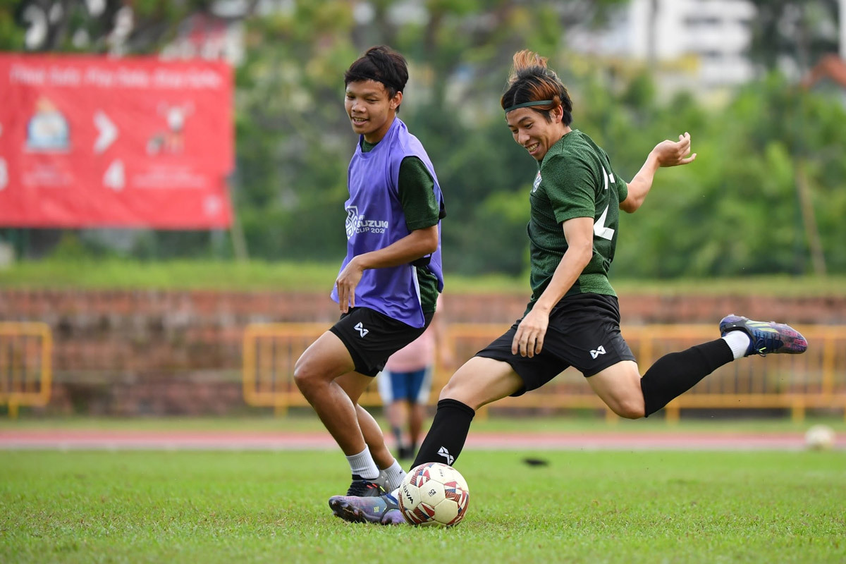 Thái Lan lợi thế lớn, luyện chiêu đấu tuyển Việt Nam