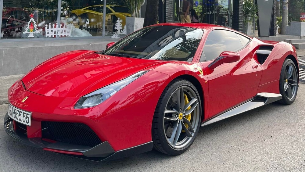 Sau 10 ngày rao bán, Ferrari 488 GTB biển ngũ quý 5 về tay chủ mới