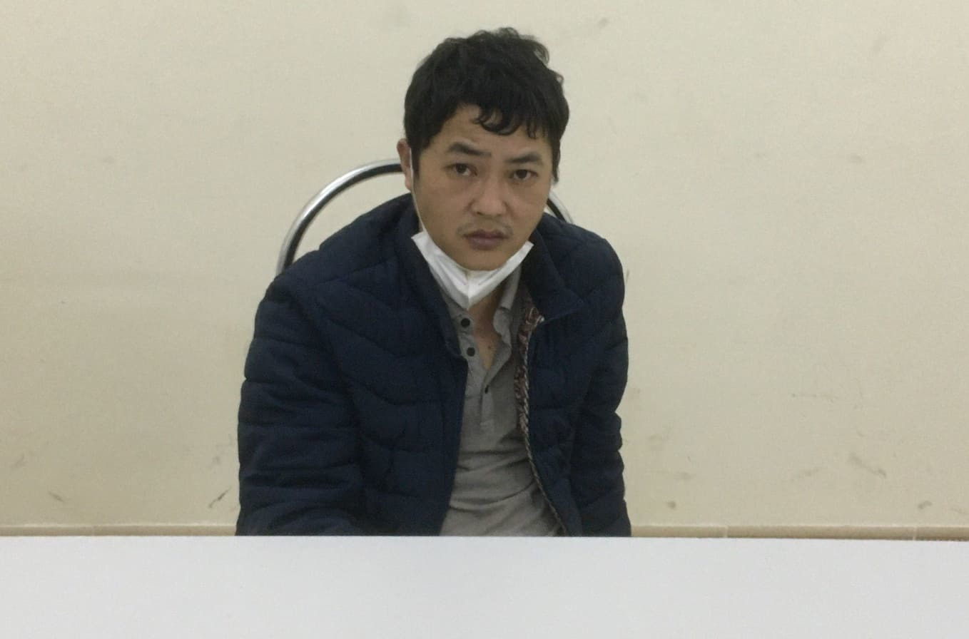 Bắt giữ đối tượng vận chuyển trái phép 10 bánh heroine