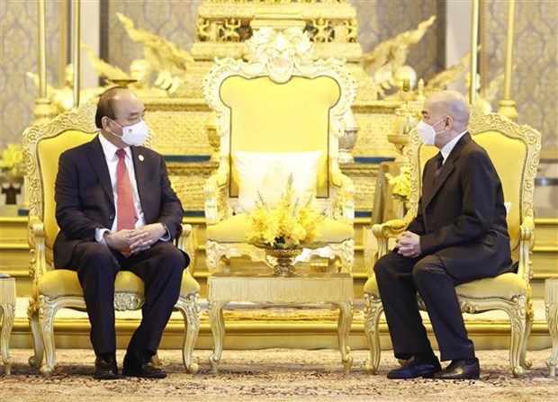 President Nguyen Xuan Phuc President welcomed by King of Cambodia