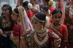 Ấn Độ muốn phụ nữ 21 tuổi mới được kết hôn, gây nhiều tranh cãi
