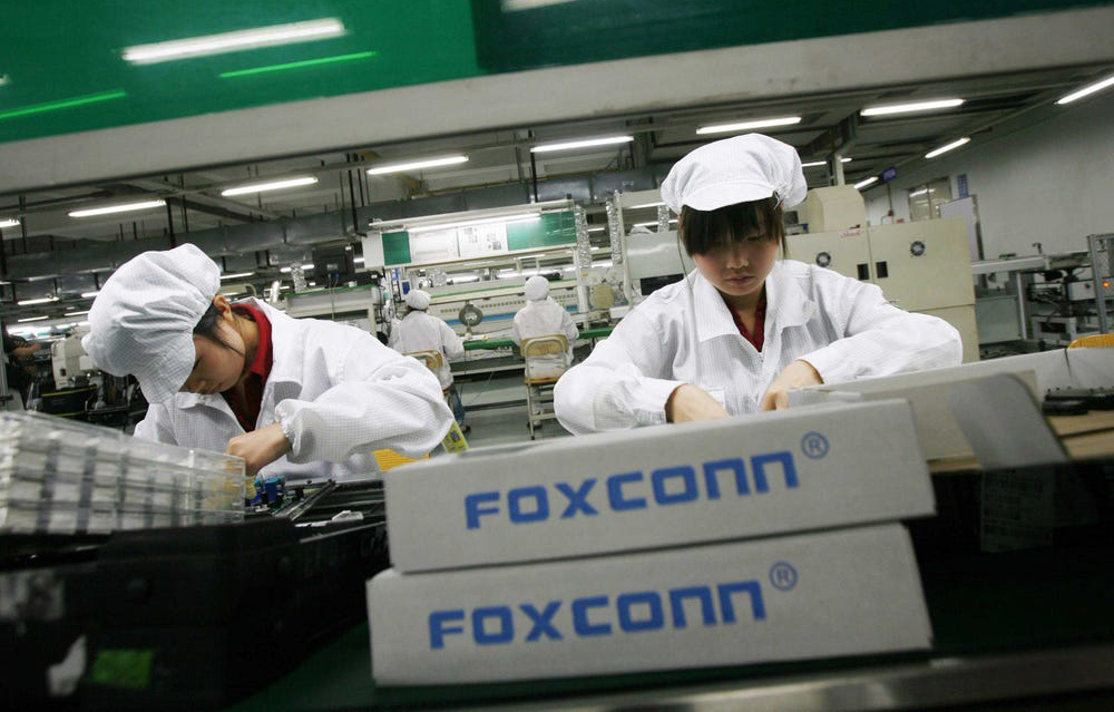 Sản xuất iPhone bị đình trệ do công nhân biểu tình