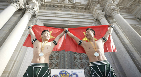 VN circus artist brothers break world record in Spain