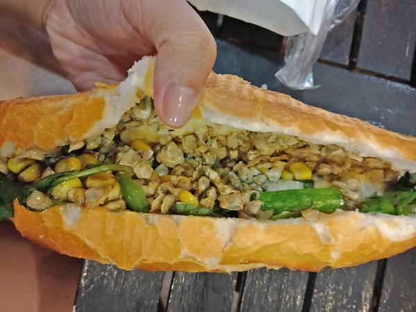 Những chiếc bánh mì hiếm lạ, gây xôn xao Việt Nam