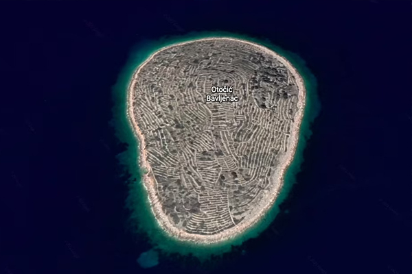 Giải mã bí ẩn 'dấu vân tay của người khổng lồ' giữa đại dương