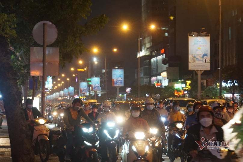 Cả nước đón Giáng sinh thời bình thường mới