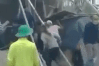 Clip sập giàn giáo ở khu đô thị tại Quảng Ninh, đào bới tìm nạn nhân