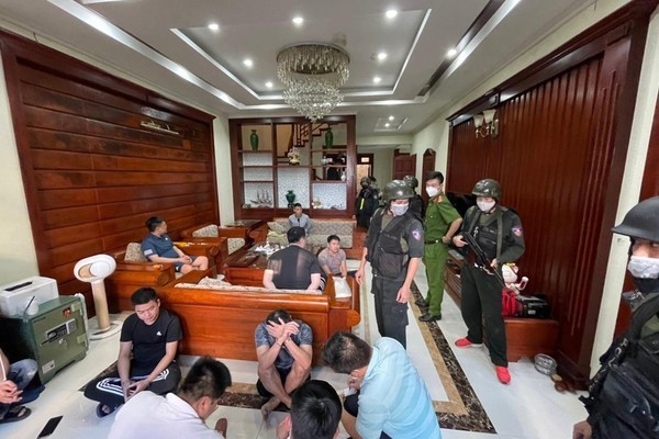 Covid-19 hoành hành, hàng chục nghìn tỷ vẫn 'tưới' vào đường dây đánh bạc