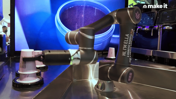 Robot pha cà phê hoàn toàn tự động, nhanh gấp 4 lần con người