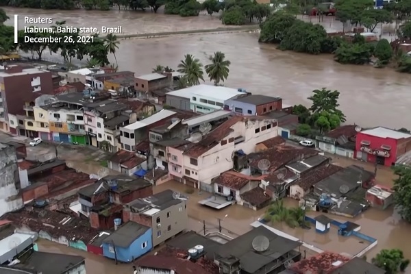 Mưa lớn khiến đập sập, nhiều nơi ở Brazil chìm trong biển nước